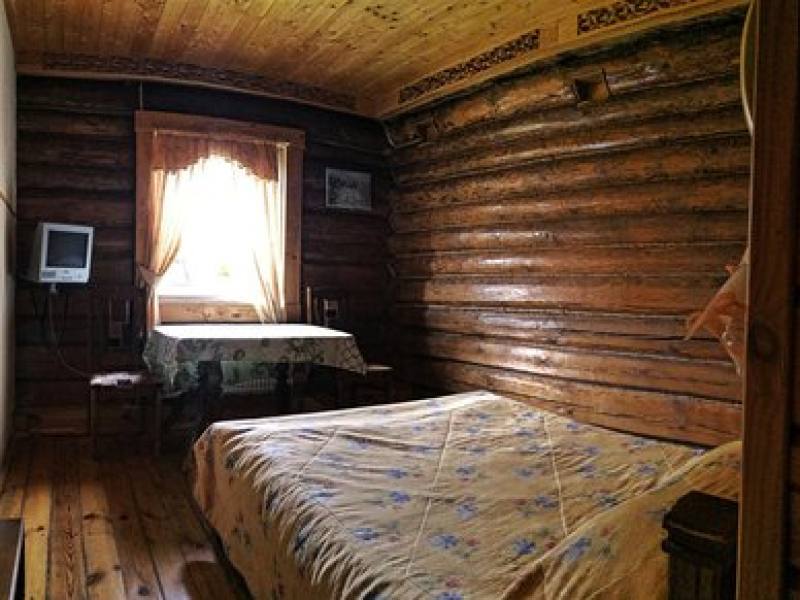 Номер №3, от 1 до 2 гостей, двуспальная кровать, вид на сад